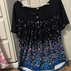 3/30 Unknown brand. XXL Black Swing Top with a Multitude of Flowed. Medium wt